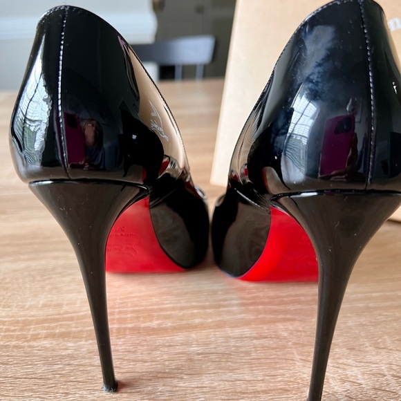 Christian Louboutin
Very Privé 120 Peep-Toe Patent Leather Pumps Size 7 - Picture 5 of 16